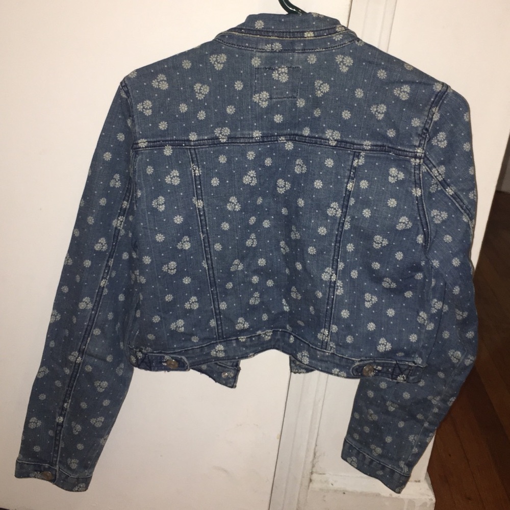Flower Print Crop Denim Jacket - Picture 4 of 9